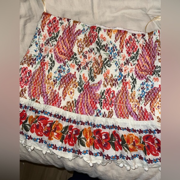 COPY - Anthropologie patterned skirt - Picture 2 of 5